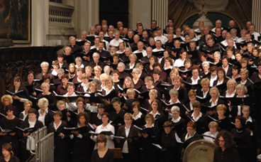 Orkest en koren bij de uitvoering van het Ludgerusoratorium in het jaar 2000.